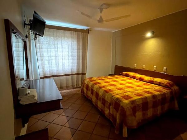 HOTEL BUGAMBILIAS : photo 5 de la chambre grande chambre simple