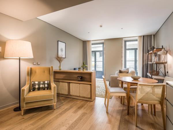 Legends House by Sweet Porto : photo 6 de la chambre chambre double ou lits jumeaux supérieure avec vue sur ville