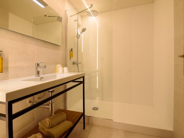 Hôtel Neste de Jade : photo 2 de la chambre chambre double ou lits jumeaux avec lit d'appoint