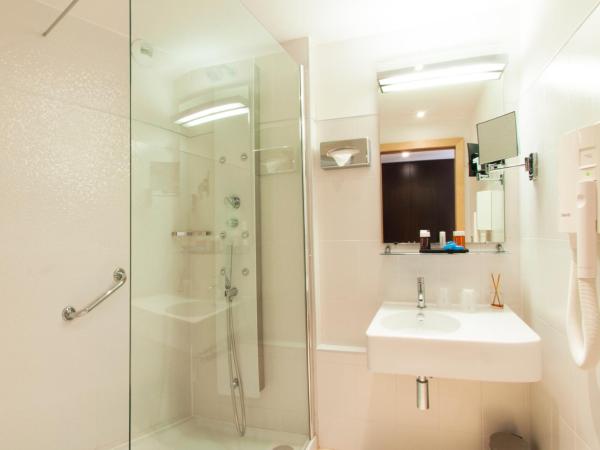 Hôtel Montaigne & Spa : photo 3 de la chambre chambre double ou lits jumeaux classique avec accès gratuit au spa