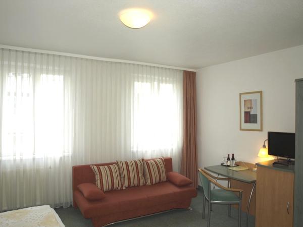 Central-Classic Hotel : photo 1 de la chambre chambre triple