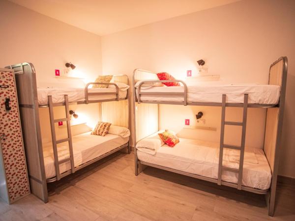 La Flamenka Hostel : photo 3 de la chambre lit dans dortoir mixte de 8 lits