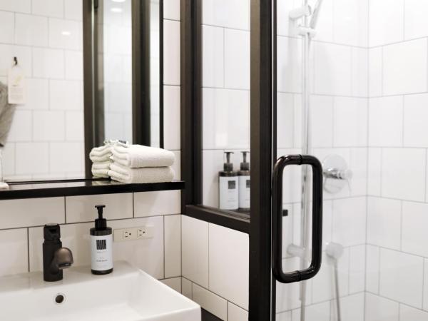 TRUNK (HOTEL) : photo 2 de la chambre chambre double deluxe avec balcon