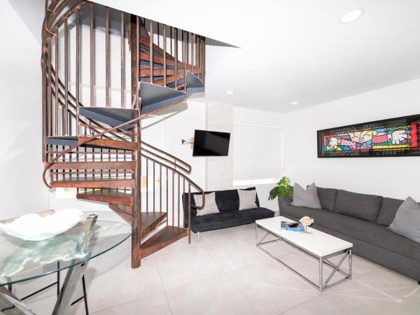 Cento Collins Stays by Mercury South Beach : photo 3 de la chambre suite avec terrasse