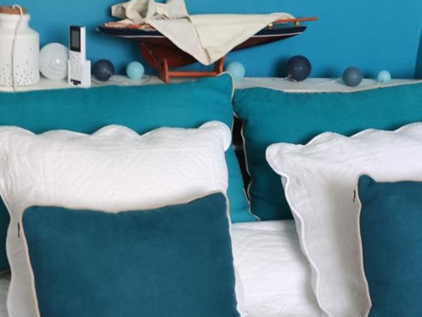 2 chambres côté plage : photo 2 de la chambre chambre double avec salle de bains commune