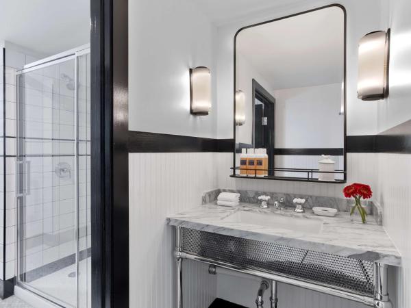 Hotel Revival Baltimore : photo 2 de la chambre chambre lit king-size