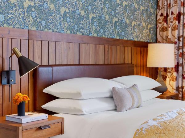 Hotel Revival Baltimore : photo 3 de la chambre chambre lit king-size