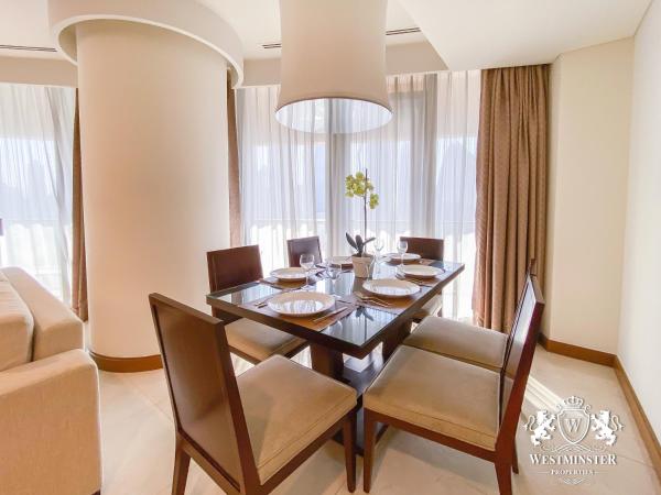 Westminster Dubai Mall : photo 4 de la chambre hébergement 3 chambres - vue complète sur fontaine et burj khalifa