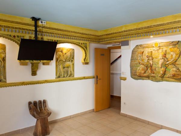Casual Civilizaciones Valencia : photo 5 de la chambre chambre quadruple avec salle de bains privative