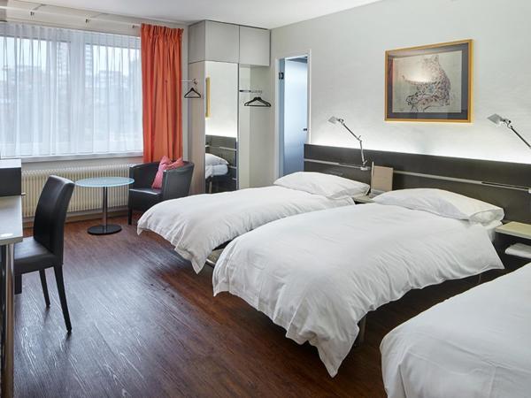 Hotel du Commerce : photo 2 de la chambre suite 2 chambres au calme