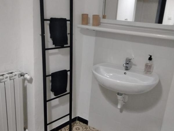 Virginias B&B : photo 6 de la chambre chambre double avec salle de bains privative