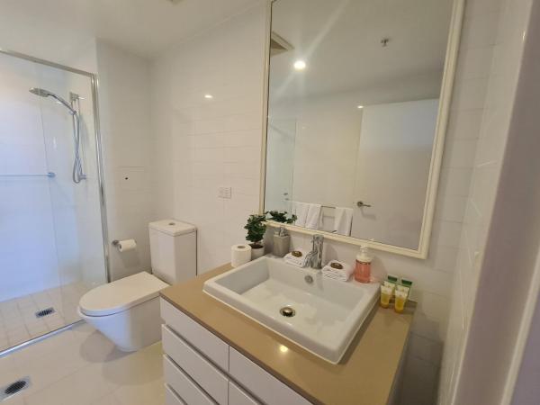 Link Portside Wharf Apartment Hotel : photo 7 de la chambre two bedroom two bathroom apartment with park view