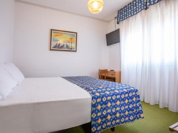 Hotel Diana : photo 4 de la chambre chambre double ou lits jumeaux