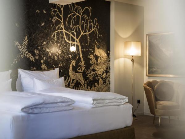 Altstadthotel Weisses Kreuz : photo 10 de la chambre suite toit d'or