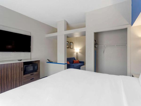 Comfort Inn & Suites : photo 4 de la chambre suite lit king-size - non-fumeurs