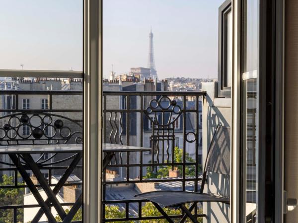 Hôtel de Banville : photo 3 de la chambre chambre double avec terrasse