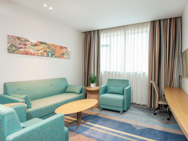 Holiday Inn Express Shanghai Zhenping, an IHG Hotel : photo 3 de la chambre suite 1 chambre
