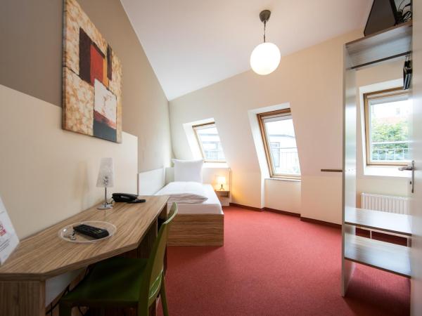 Nu Wave Hotel Berlin - Digital Access 2025 : photo 1 de la chambre chambre simple standard