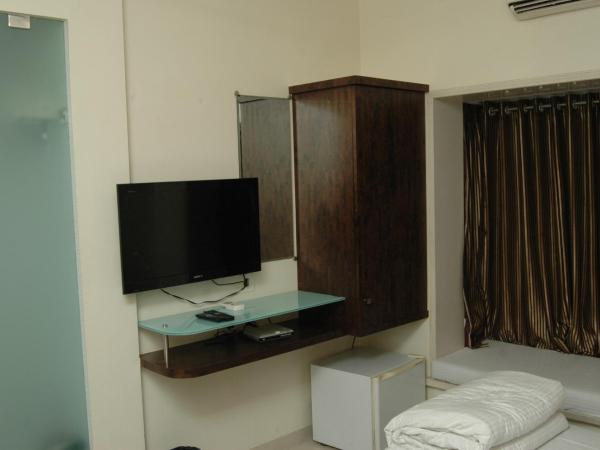Hotel Causeway, Colaba : photo 1 de la chambre chambre deluxe double ou lits jumeaux