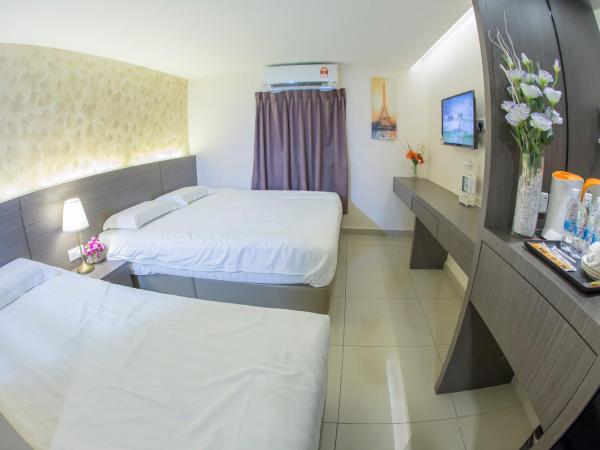 Hotel SIN JO : photo 1 de la chambre chambre triple avec toilettes communes