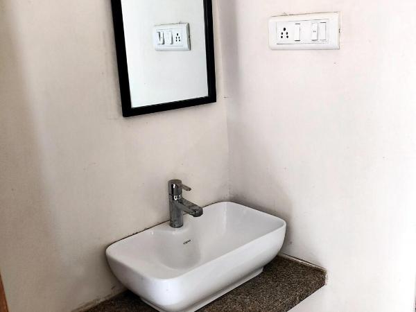 Hotel Milan : photo 5 de la chambre lit simple dans dortoir à 6 lits