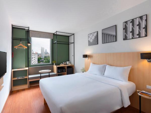 Ibis Bangkok Sukhumvit 4 : photo 3 de la chambre chambre supérieure lit queen-size