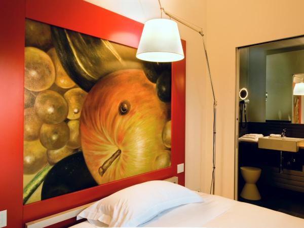 Petronilla - Hotel In Bergamo : photo 3 de la chambre chambre simple de luxe avec petit lit double