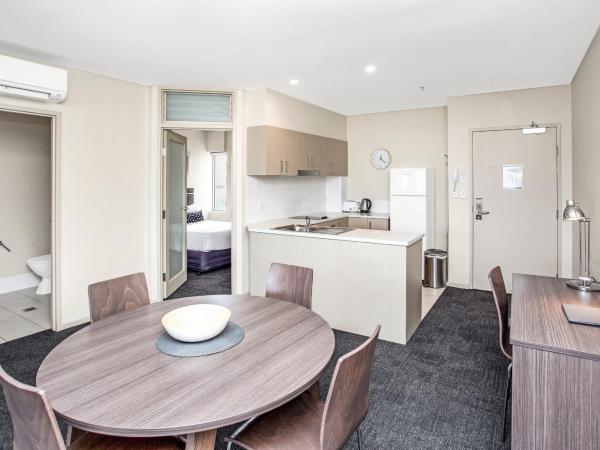 Hume Serviced Apartments : photo 6 de la chambre appartement 2 chambres deluxe (1 lit queen-size et 2 lits simples)