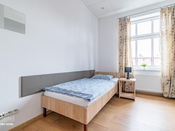 Hostel Katowice Centrum : photo 2 de la chambre chambre simple avec salle de bains commune