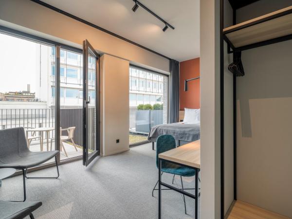 Citybox Antwerp : photo 6 de la chambre chambre double avec balcon