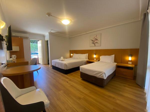 Garden Lodge Sydney Hotel : photo 3 de la chambre chambre triple deluxe avec balcon