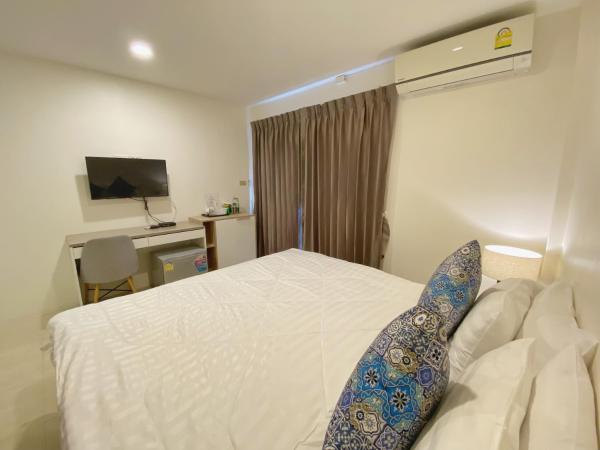 Mystays Phuket SHA Plus : photo 5 de la chambre chambre double avec balcon