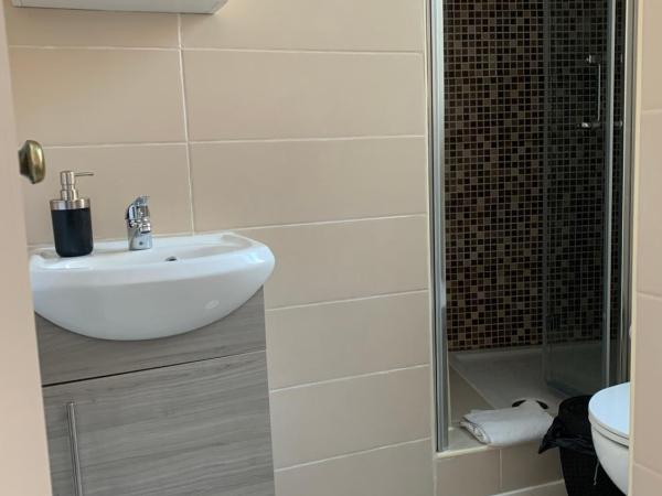 Vila dos Avós : photo 2 de la chambre chambre lits jumeaux avec salle de bains privative