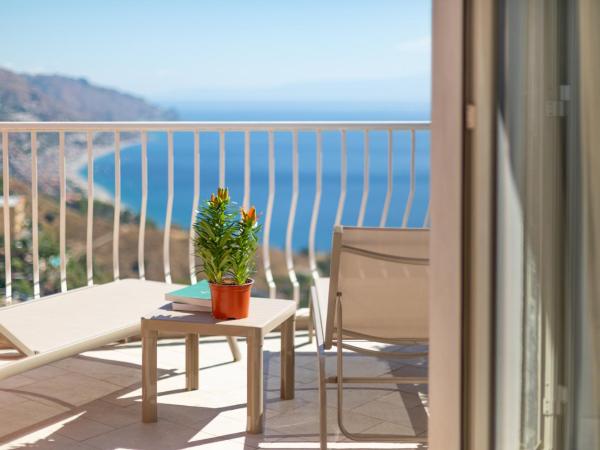 Splendid Hotel Taormina : photo 8 de la chambre chambre double deluxe avec terrasse - vue sur mer