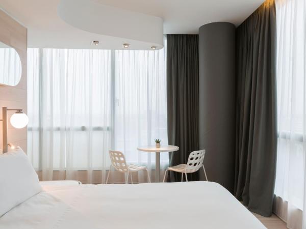 voco Milan-Fiere, an IHG Hotel : photo 2 de la chambre chambre d'angle premium avec lit king-size - vue sur ville
