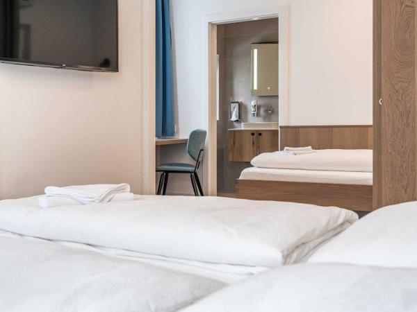 Villa Flöckner Bed & Breakfast : photo 7 de la chambre chambre familiale