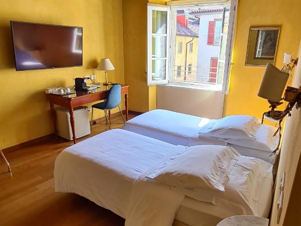 Hotel Piazza Vecchia : photo 1 de la chambre chambre double ou lits jumeaux supérieure avec vue sur ville