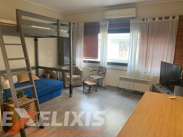 just simple : photo 3 de la chambre lit simple dans dortoir pour femmes