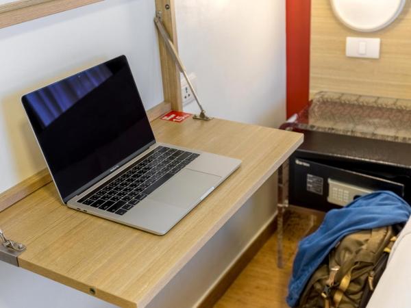 Red Planet Bangkok Asoke - SHA Extra Plus : photo 8 de la chambre chambre double standard