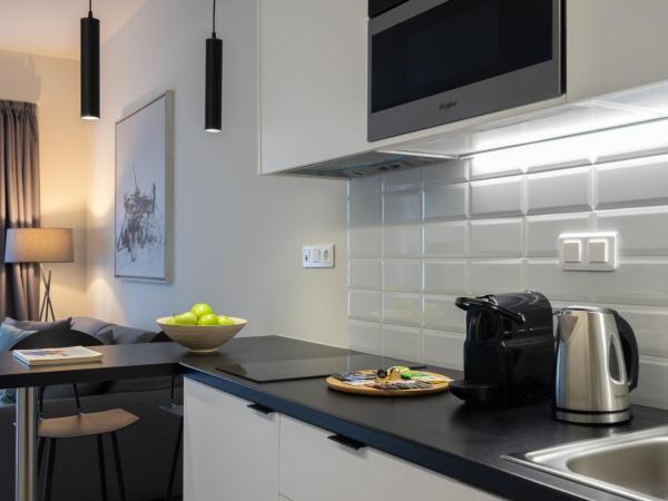 Hestia - Alexandras 38 : photo 6 de la chambre appartement standard avec balcon