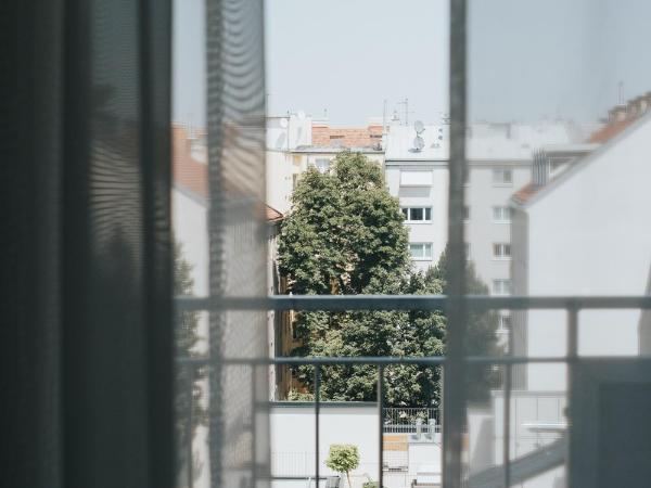 Parks 73 The Townhouse Hotel : photo 5 de la chambre appartement - vue sur jardin