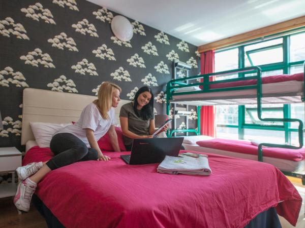 Abigail's Hostel : photo 4 de la chambre 1 lit dans 1 dortoir pour femmes de 3 lits avec salle de bains privative