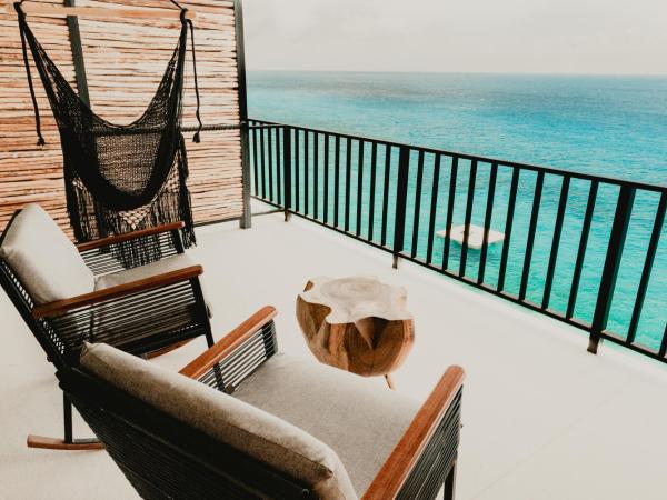 Hotel B Unique : photo 6 de la chambre grand hébergement côté océan