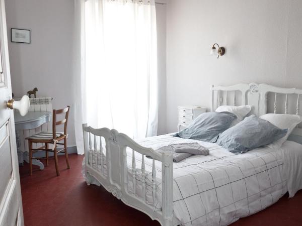 La Maison de Thaïs : photo 9 de la chambre chambre double avec salle de bains commune