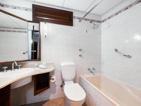 Adelaide Inn : photo 5 de la chambre deluxe queen and two king singles with balcony