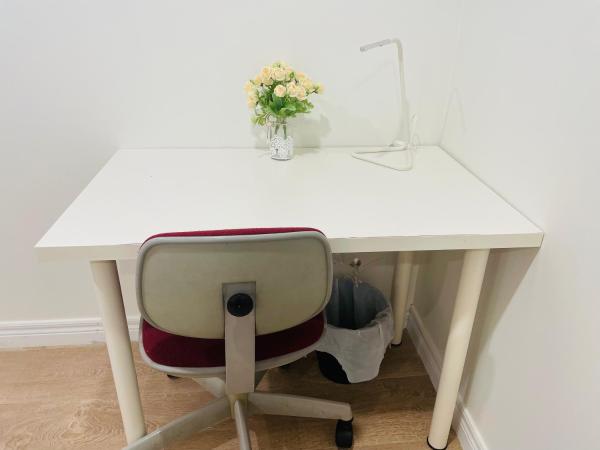 MT house : photo 2 de la chambre chambre lit queen-size avec salle de bains commune