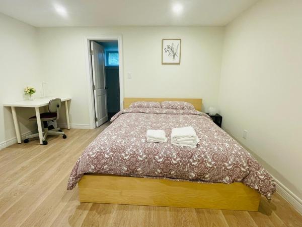 MT house : photo 1 de la chambre chambre lit queen-size avec salle de bains commune