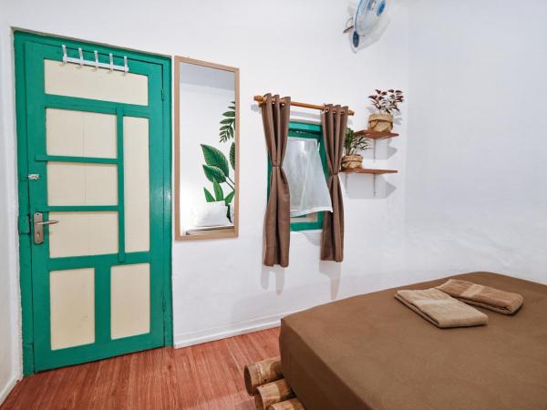 Snooze : photo 5 de la chambre chambre double avec salle de bains commune