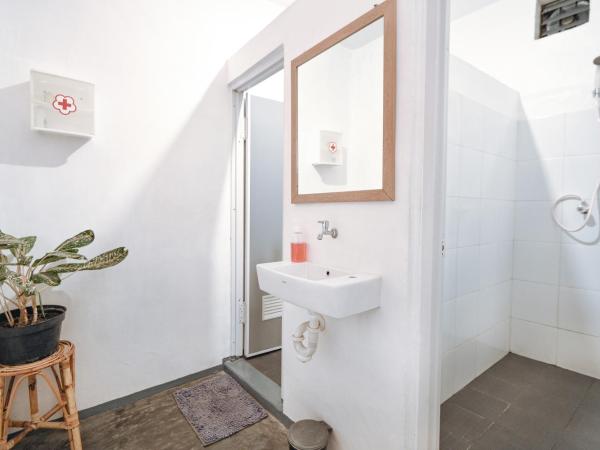 Snooze : photo 9 de la chambre chambre double avec salle de bains commune