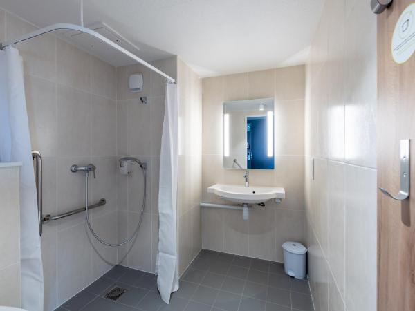 B&B HOTEL Bordeaux Centre Gare Saint-Jean : photo 2 de la chambre chambre double - accessible aux personnes à mobilité réduite